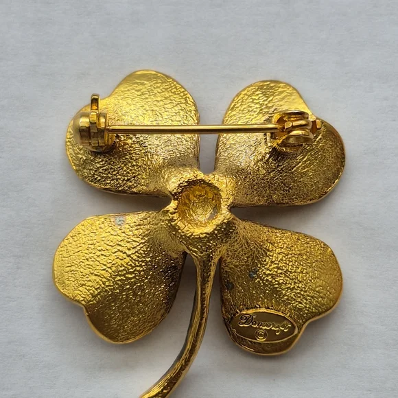 Danecraft gold tone four leaf clover brooch pin - Picture 3 of 6